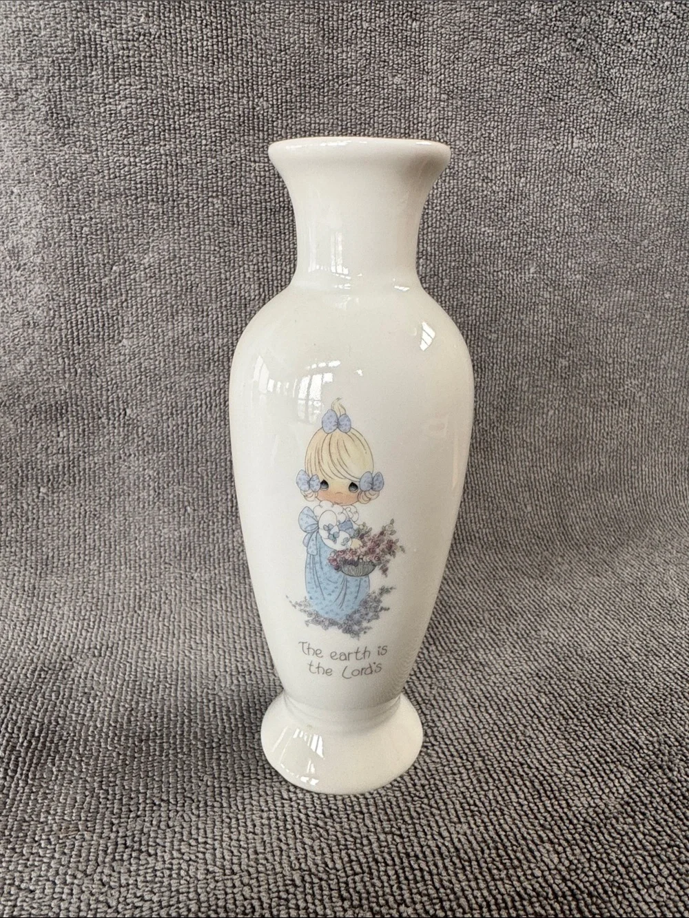 1985 Precious Moments White Bud Vase “The Earth is the Lord’s”